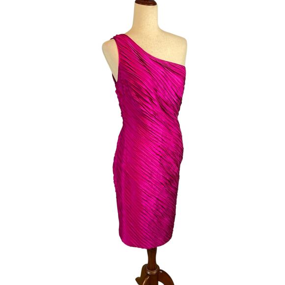 Carmen Marc Valvo 100% Silk One Shoulder Special Occasion Dress Fuchsia Size 8 - Picture 3 of 6